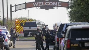 Massale schietpartij in winkelcentrum Texas eist acht levens
