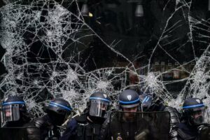 frankrijk De Franse politiediensten behoren tot de meest meedogenloze van Europa: is de-escalatie mogelijk?