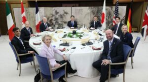 G7 ontheiligt Hiroshima A-Bomb Memory met oorlogszuchtige top