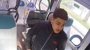 Deze klote mongool slaat buschauffeur in elkaar omdat hij geen geld heeft (video)