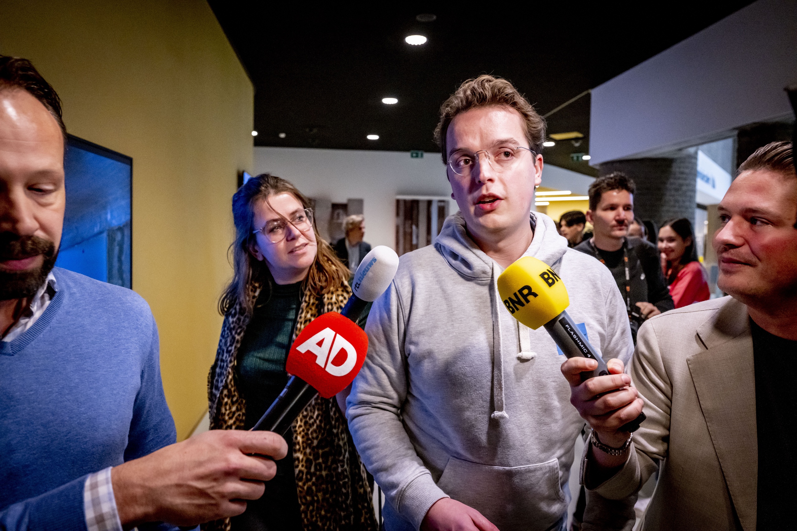 Minister eist mondkapjes­­stichting Sywert van Lienden €21 mln terug